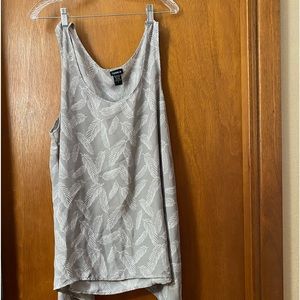 Ladies size 2 Torrid blouse